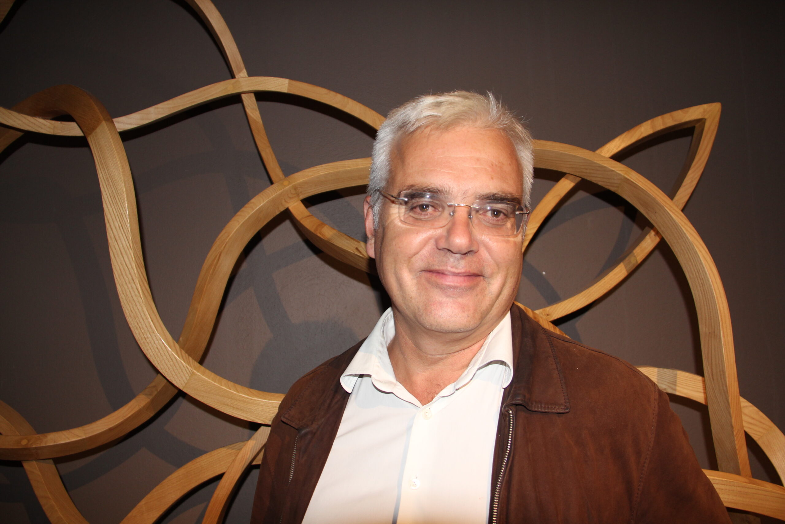 Dr. Yannick Carrillon