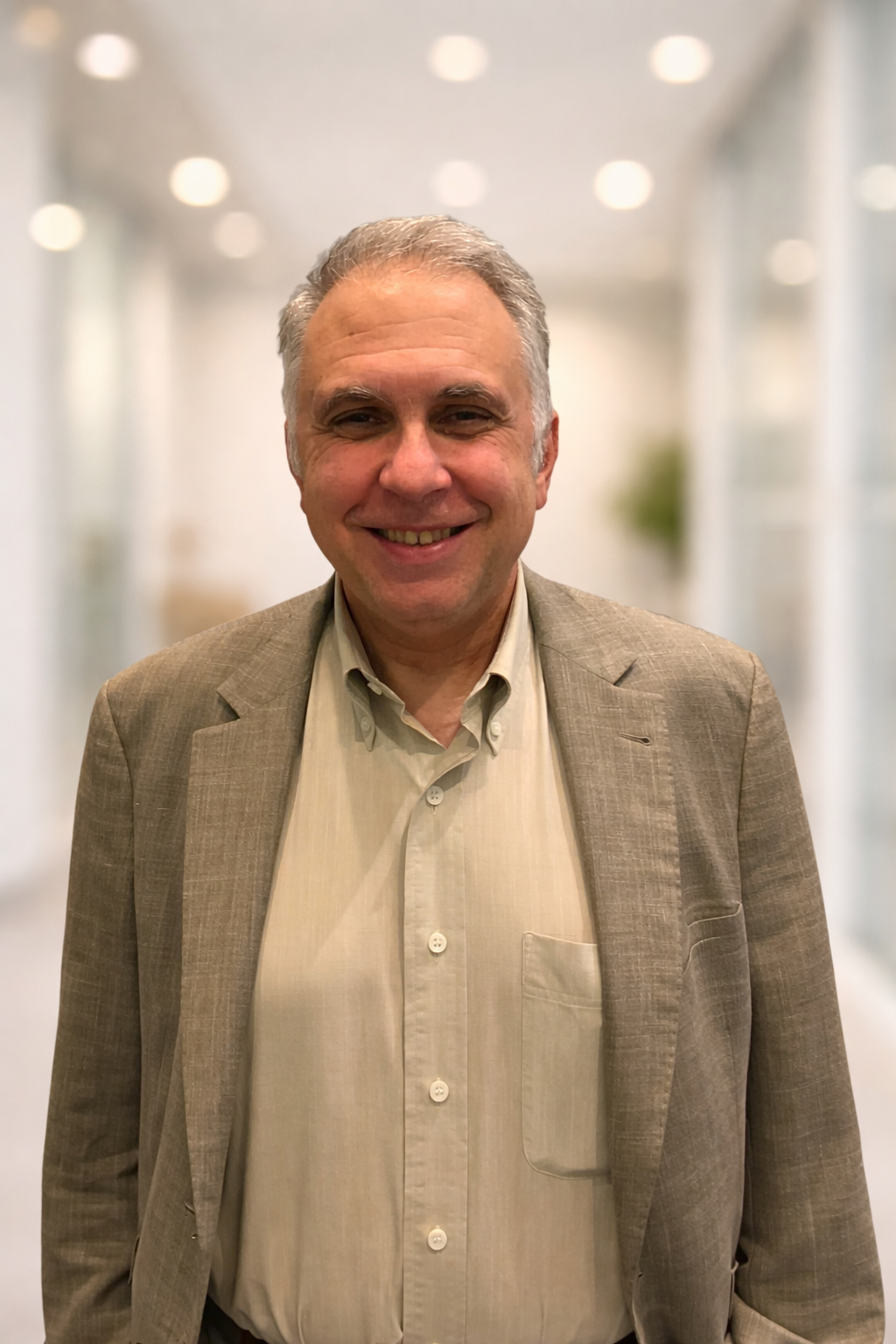 portrait professionnel chaleureux et élégant